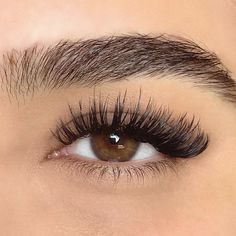 What are wispy lash extensions?