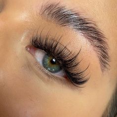 Wispy lash extensions